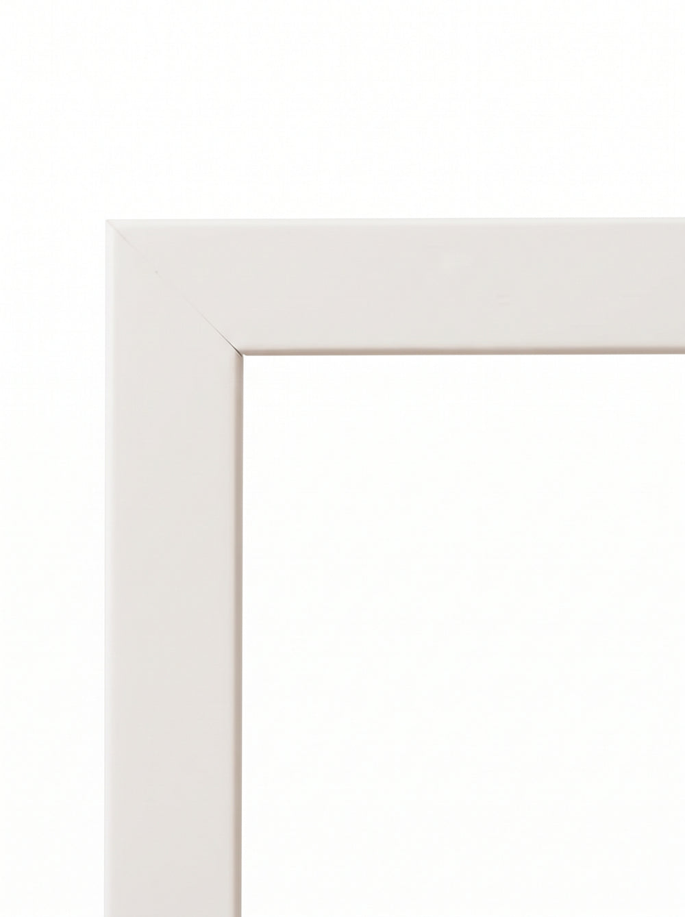 Bilderamme Magnolia i hvit (White, T1095) – 24 mm bred, flat treramme etter mål